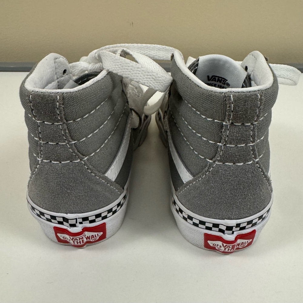 Vans Kids Sk8-Hi Shoe I’m gray with black checkered accent - Picture 5 of 6